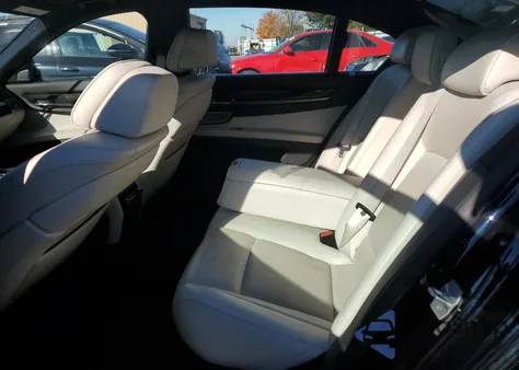 2015 BMW 750 Lxi z USA, uszkodzony, nr VIN WBAYF8C56FD654880